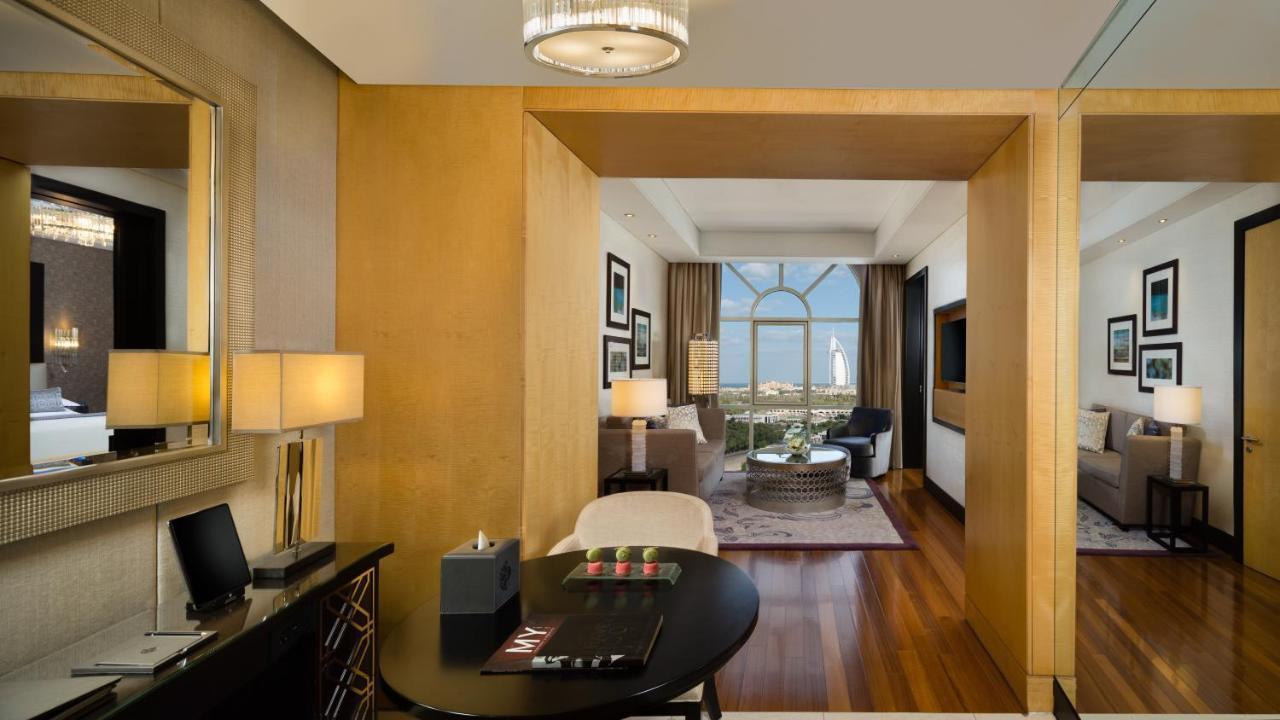 Aspen Chalets By Kempinski Hotel Mall Of The Emirates Dubai Bagian luar foto