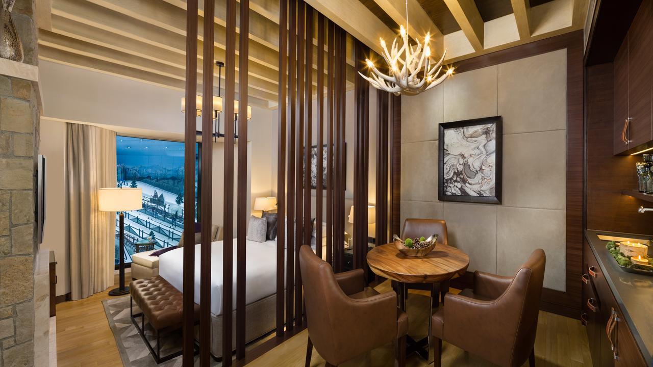 Aspen Chalets By Kempinski Hotel Mall Of The Emirates Dubai Bagian luar foto