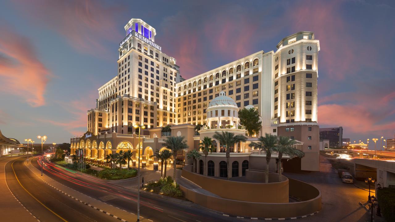 Aspen Chalets By Kempinski Hotel Mall Of The Emirates Dubai Bagian luar foto